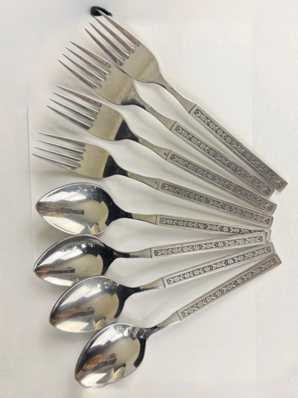8 Oneida Profile Phoenix Stainless Steel 4 Tablespoons 4 Dinner Forks Flowers